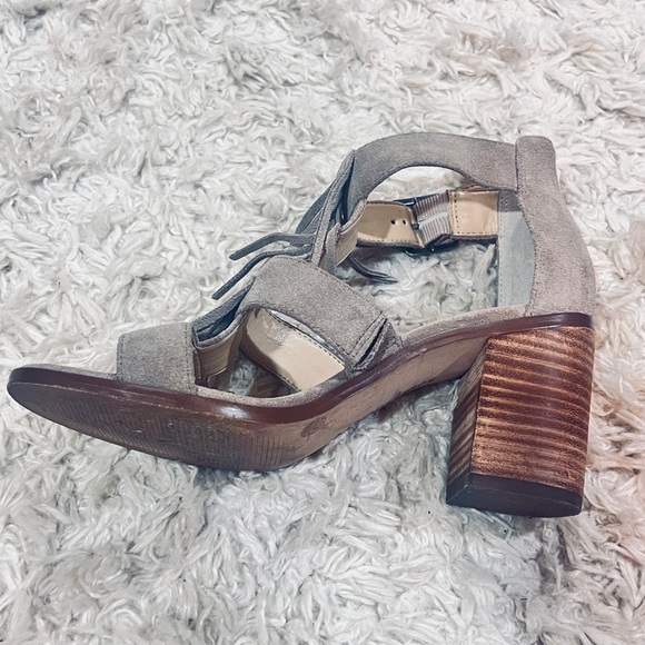 Sole Society Delilah Fringe Block Taupe Heeled Sandals 7.5 - Picture 8 of 10